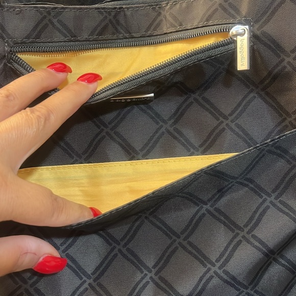 Baggallini Travel bag in excellent preowned condition, like new - Picture 13 of 15